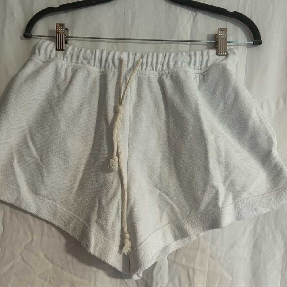 Aerie White Athletic Shorts with Elastic Waistband